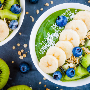 GREEN MACHINE SMOOTHIE BOWL