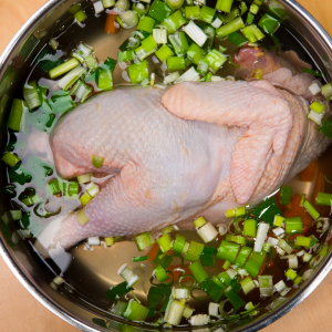 SLOW COOKED CHICKEN BROTH