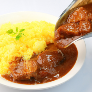 SLOW COOKED PALEO GOAT CURRY WITH SAFFRON CAULIFLOWER RICE